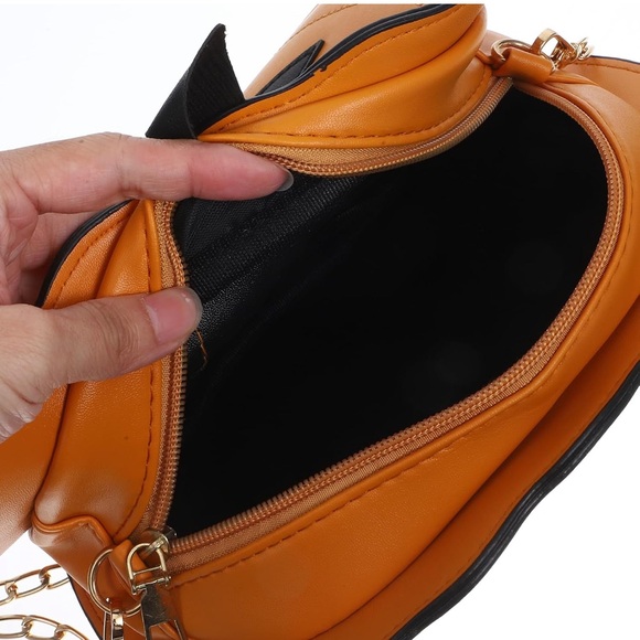 NEW! Pumpkin & Bat Halloween Jack-o’-lantern Crossbody Purse - Picture 6 of 14